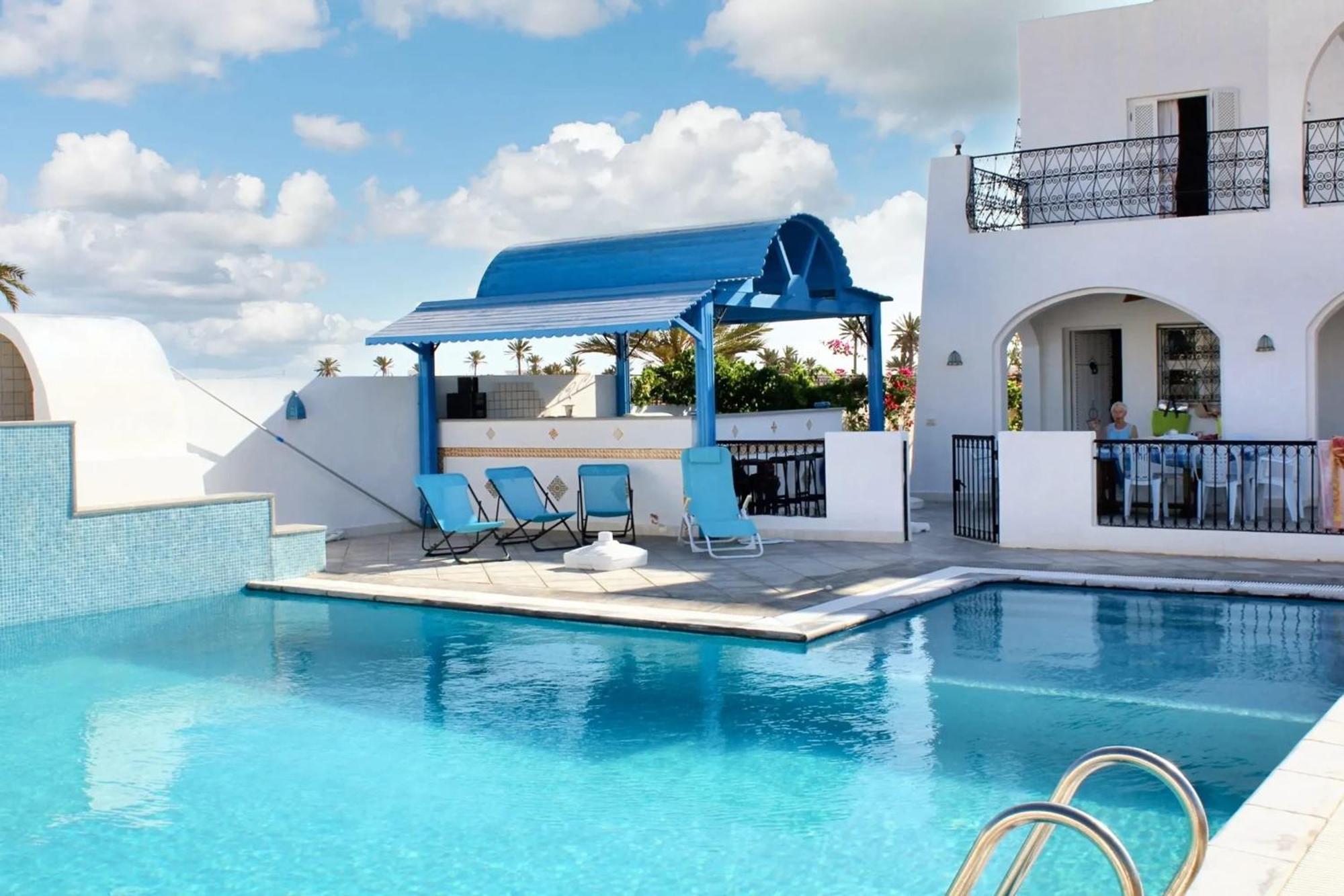 Spacious With Private Pool In Djerba Villa *